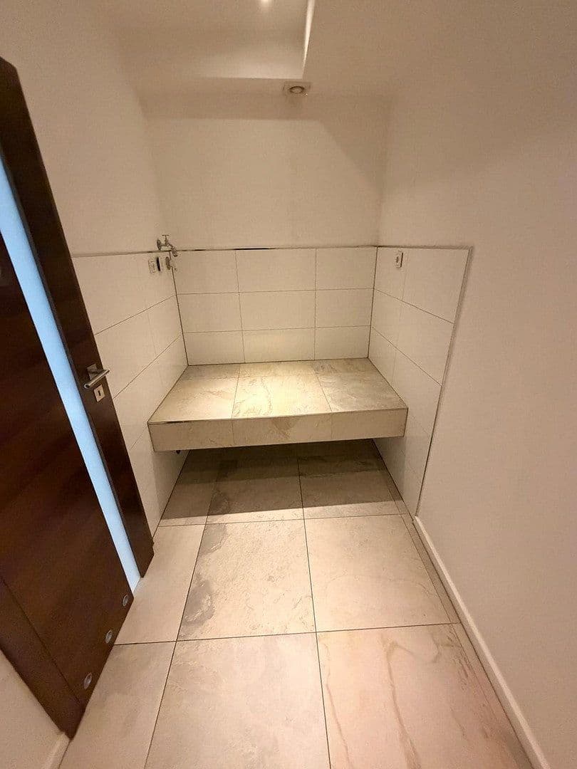 Prenájom bytu 3-izbový 131 m², Pulheim, Severné Porýnie - Westfálsko Prenájom bytu 3-izbový 131 m², Pulheim, Severné Porýnie - Westfálsko