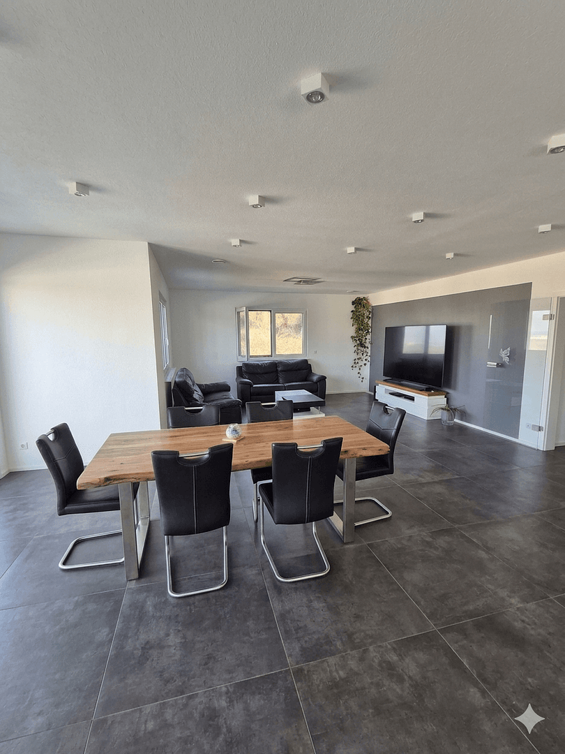Predaj domu 245 m², pozemek 790 m², Bad Bellingen, Bádensko-Wurttembersko Predaj domu 245 m², pozemek 790 m², Bad Bellingen, Bádensko-Wurttembersko