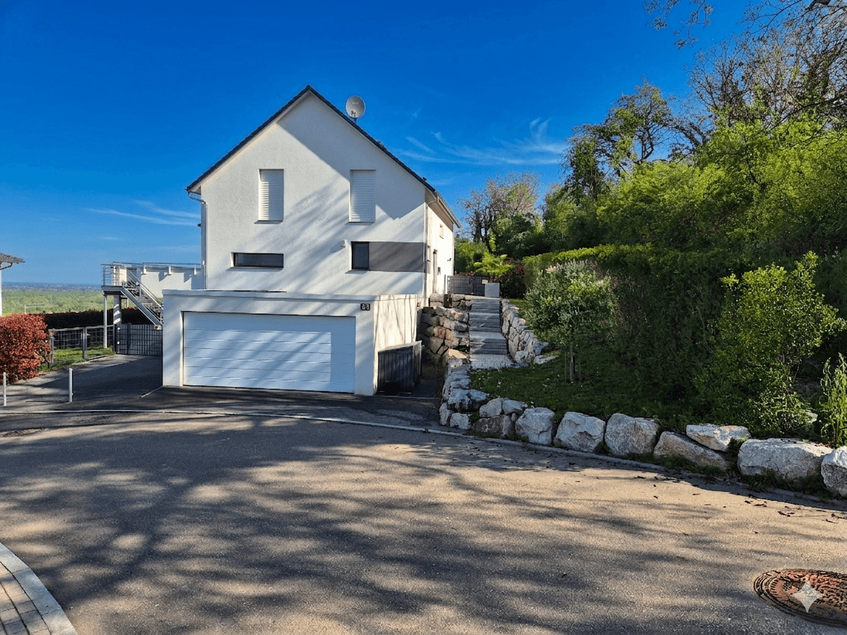 Predaj domu 245 m², pozemek 790 m², Bad Bellingen, Bádensko-Wurttembersko Predaj domu 245 m², pozemek 790 m², Bad Bellingen, Bádensko-Wurttembersko