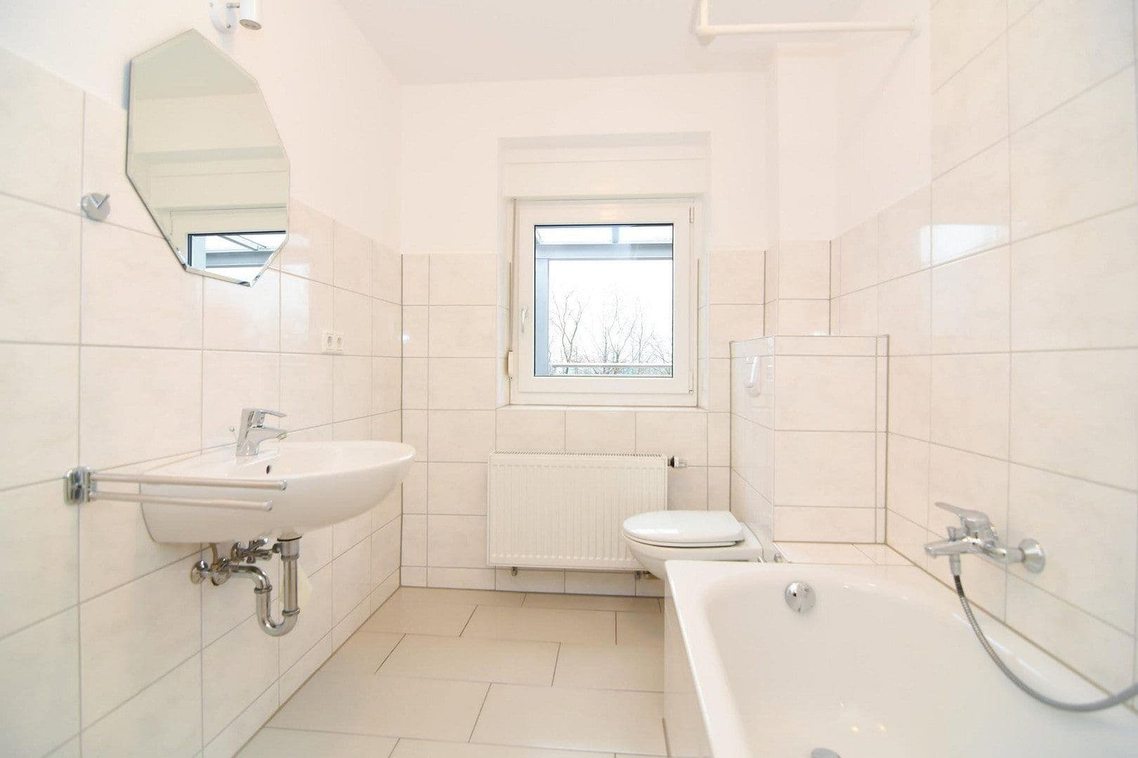 Predaj domu 478 m², pozemek 297 m², Nürnberger Str. 180, Fürth, Bavorsko Predaj domu 478 m², pozemek 297 m², Nürnberger Str. 180, Fürth, Bavorsko
