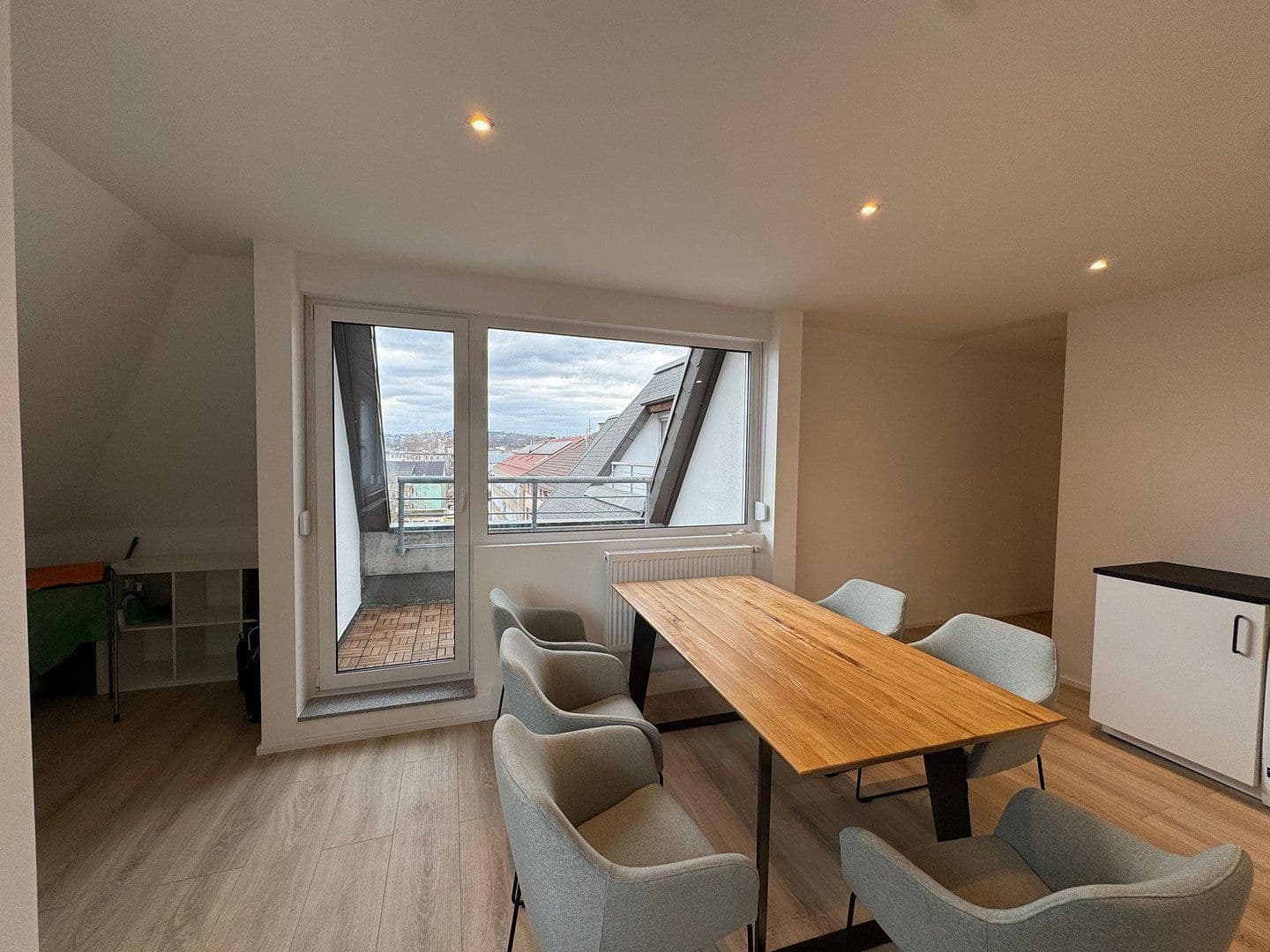 Predaj bytu 6-izbový 146 m², Stuttgart, Bádensko-Wurttembersko Predaj bytu 6-izbový 146 m², Stuttgart, Bádensko-Wurttembersko