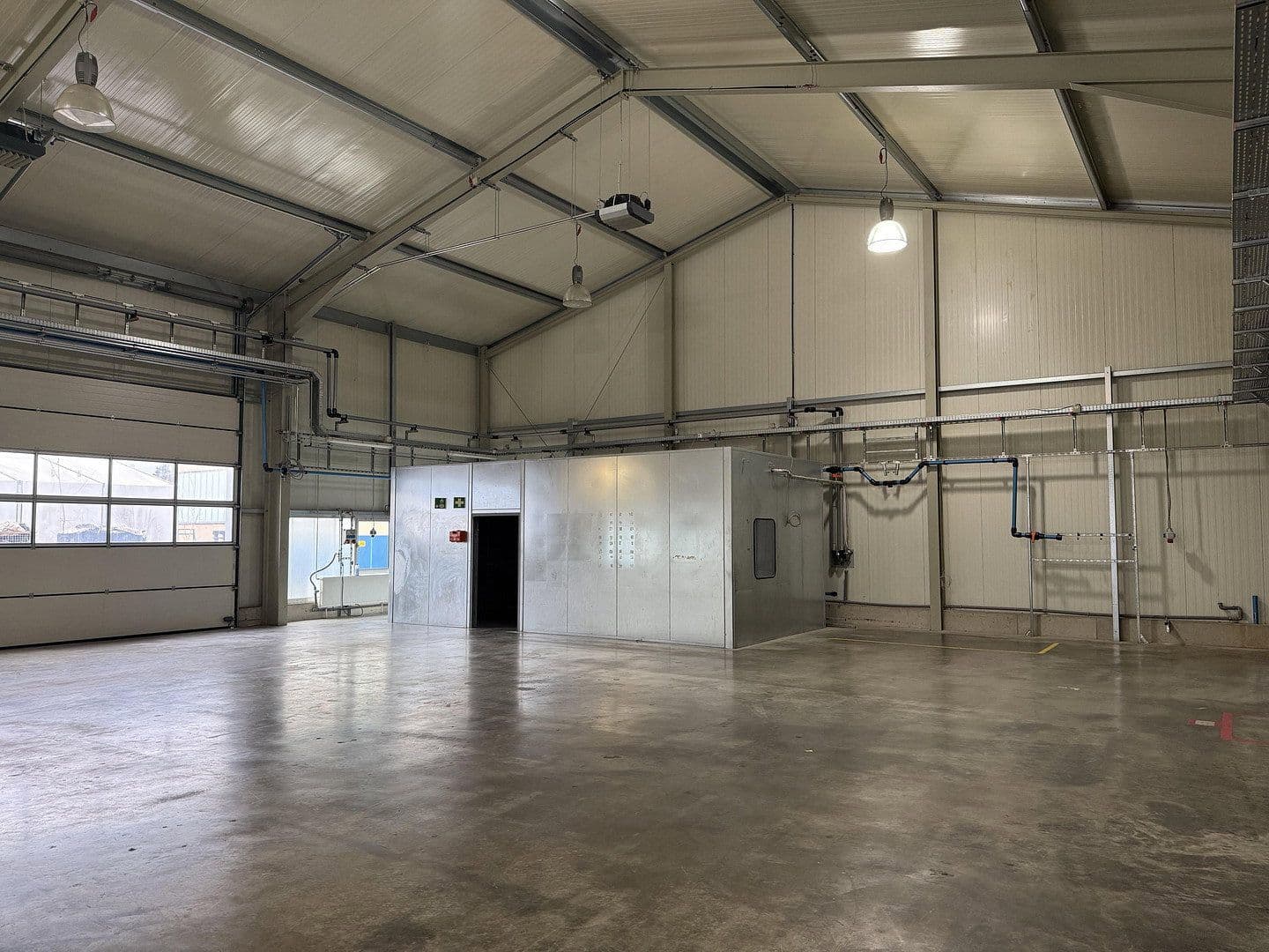 Prenájom nebytového priestoru 588 m², Mühllach 11, Röthenbach an der Pegnitz, Bavorsko Prenájom nebytového priestoru 588 m², Mühllach 11, Röthenbach an der Pegnitz, Bavorsko