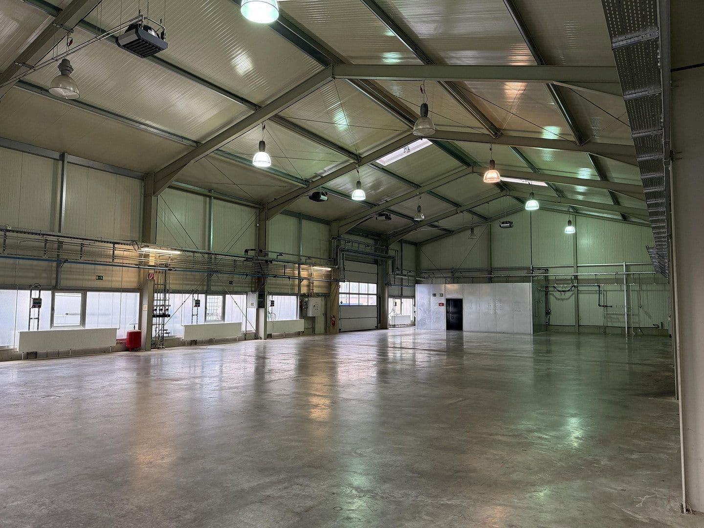 Prenájom nebytového priestoru 588 m², Mühllach 11, Röthenbach an der Pegnitz, Bavorsko Prenájom nebytového priestoru 588 m², Mühllach 11, Röthenbach an der Pegnitz, Bavorsko