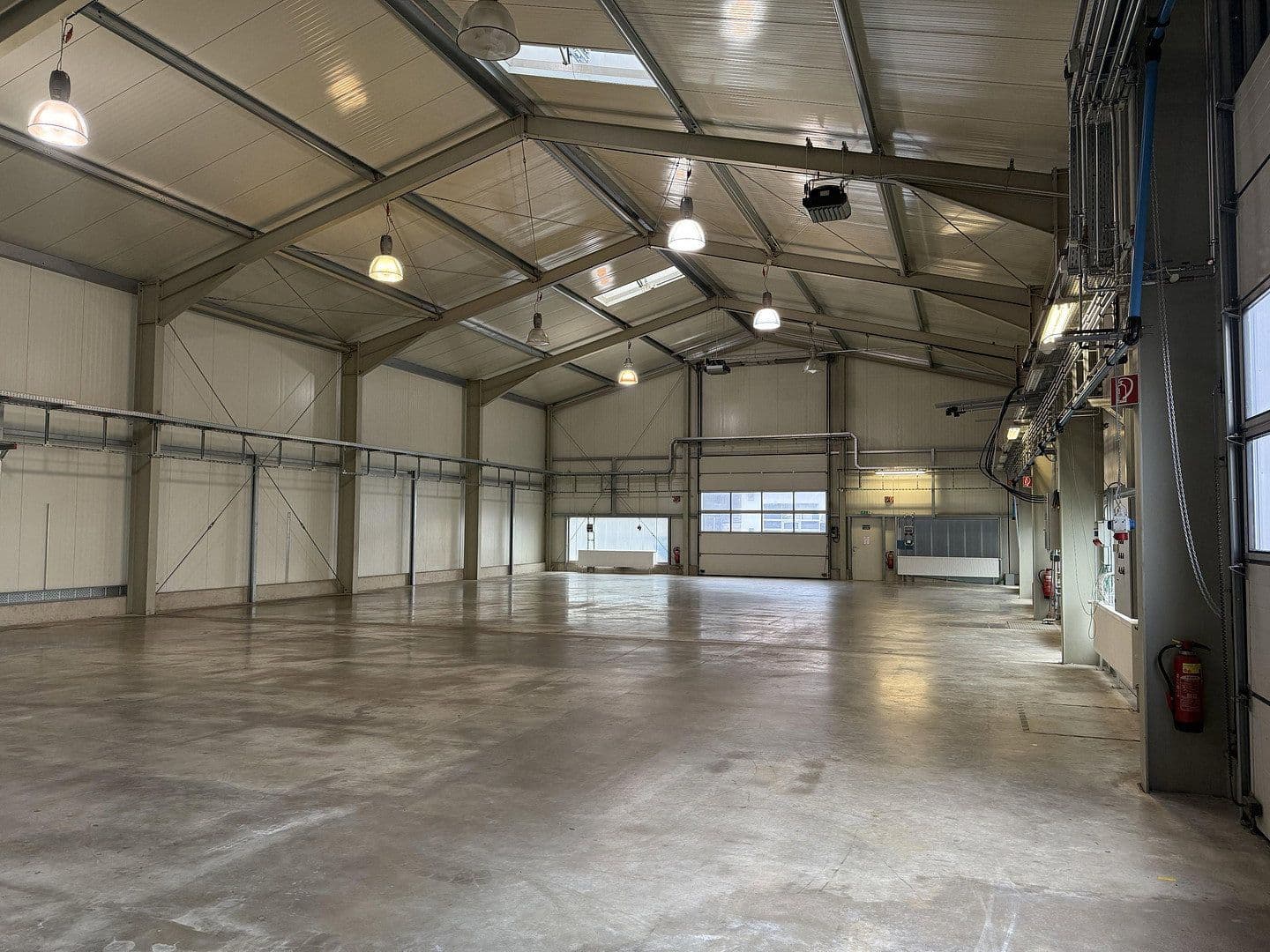 Prenájom nebytového priestoru 588 m², Mühllach 11, Röthenbach an der Pegnitz, Bavorsko Prenájom nebytového priestoru 588 m², Mühllach 11, Röthenbach an der Pegnitz, Bavorsko