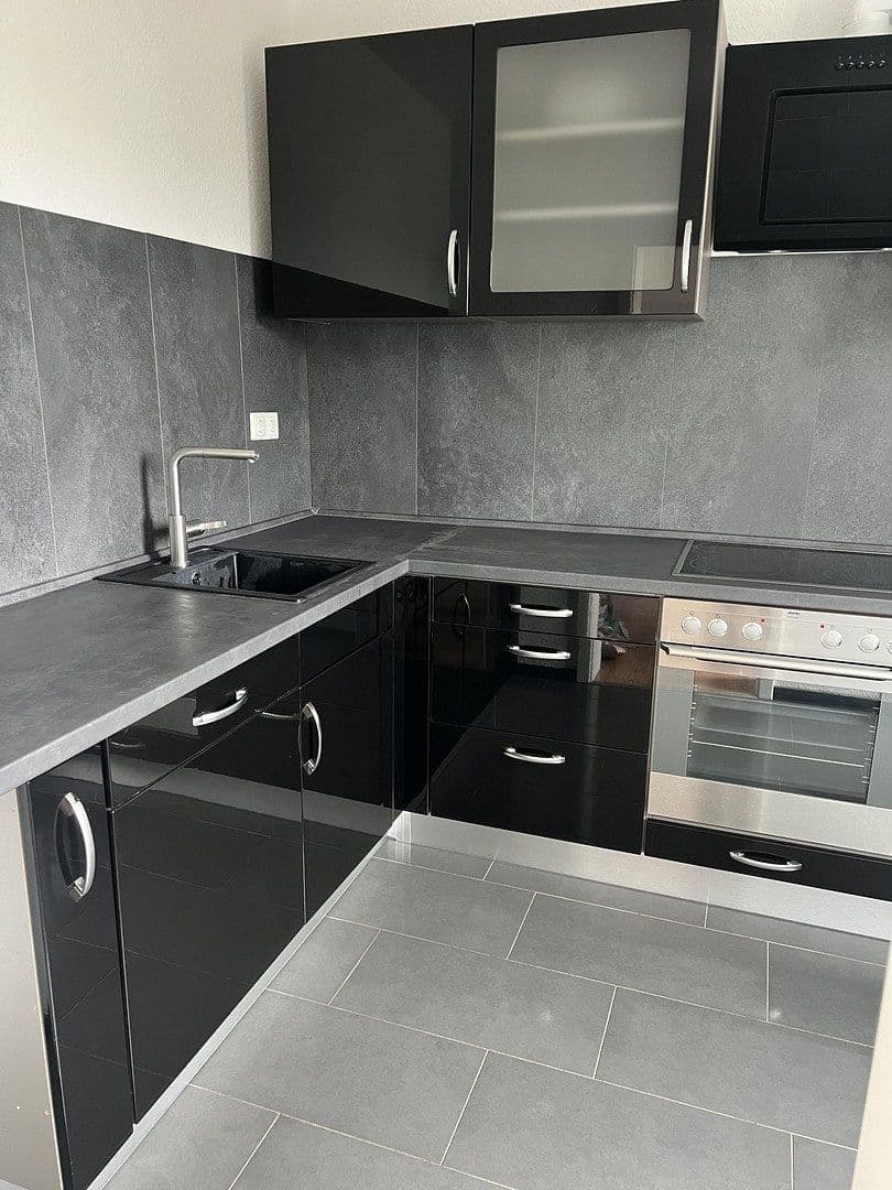 Prenájom bytu 3-izbový 105 m², v.d. Leyenstr. 18, Nickenich, Porýnie-Falcko Prenájom bytu 3-izbový 105 m², v.d. Leyenstr. 18, Nickenich, Porýnie-Falcko