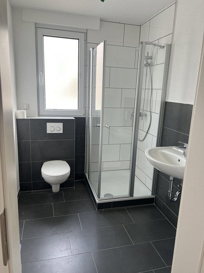 Prenájom bytu 3-izbový 105 m², v.d. Leyenstr. 18, Nickenich, Porýnie-Falcko Prenájom bytu 3-izbový 105 m², v.d. Leyenstr. 18, Nickenich, Porýnie-Falcko