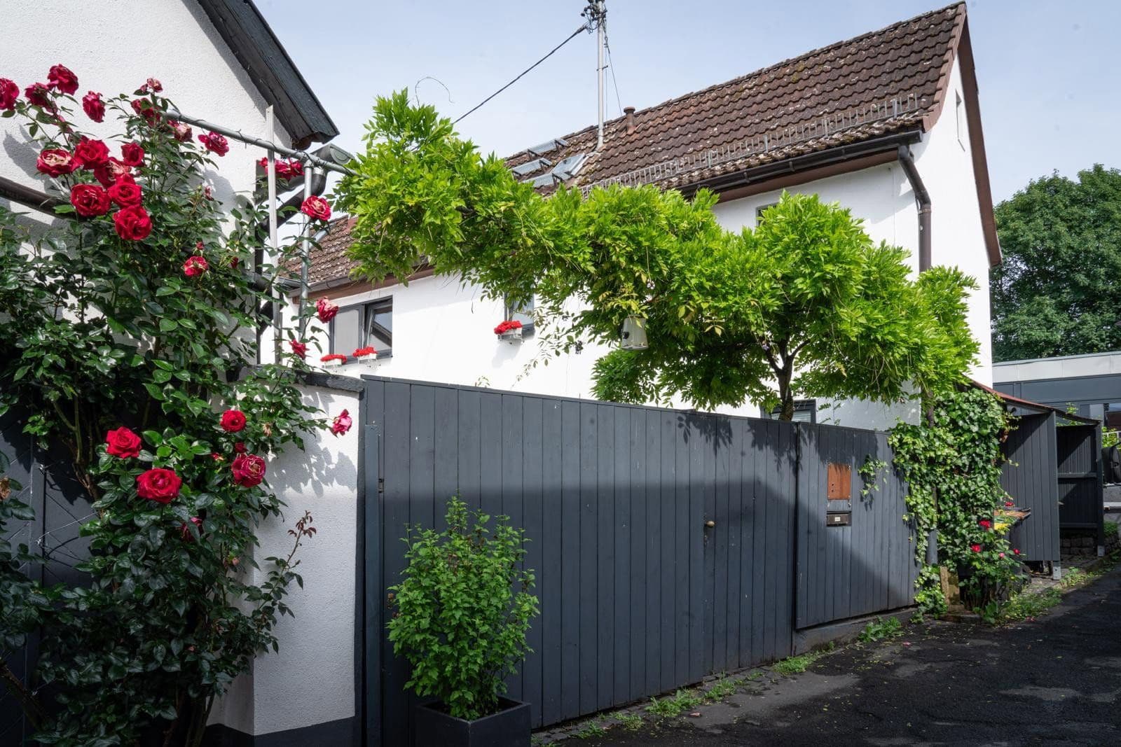 Predaj domu 180 m², pozemek 195 m², Frankfurt am Main, Hesensko Predaj domu 180 m², pozemek 195 m², Frankfurt am Main, Hesensko