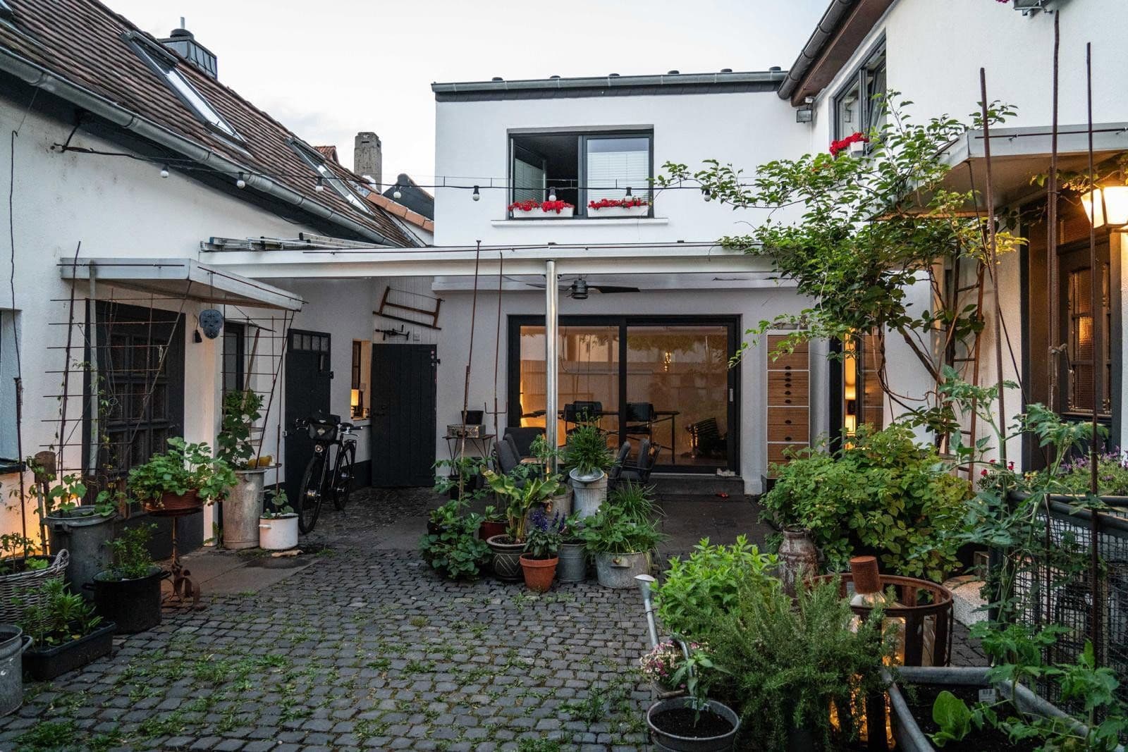 Predaj domu 180 m², pozemek 195 m², Frankfurt am Main, Hesensko Predaj domu 180 m², pozemek 195 m², Frankfurt am Main, Hesensko