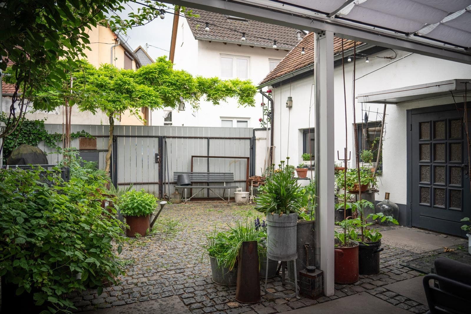 Predaj domu 180 m², pozemek 195 m², Frankfurt am Main, Hesensko Predaj domu 180 m², pozemek 195 m², Frankfurt am Main, Hesensko