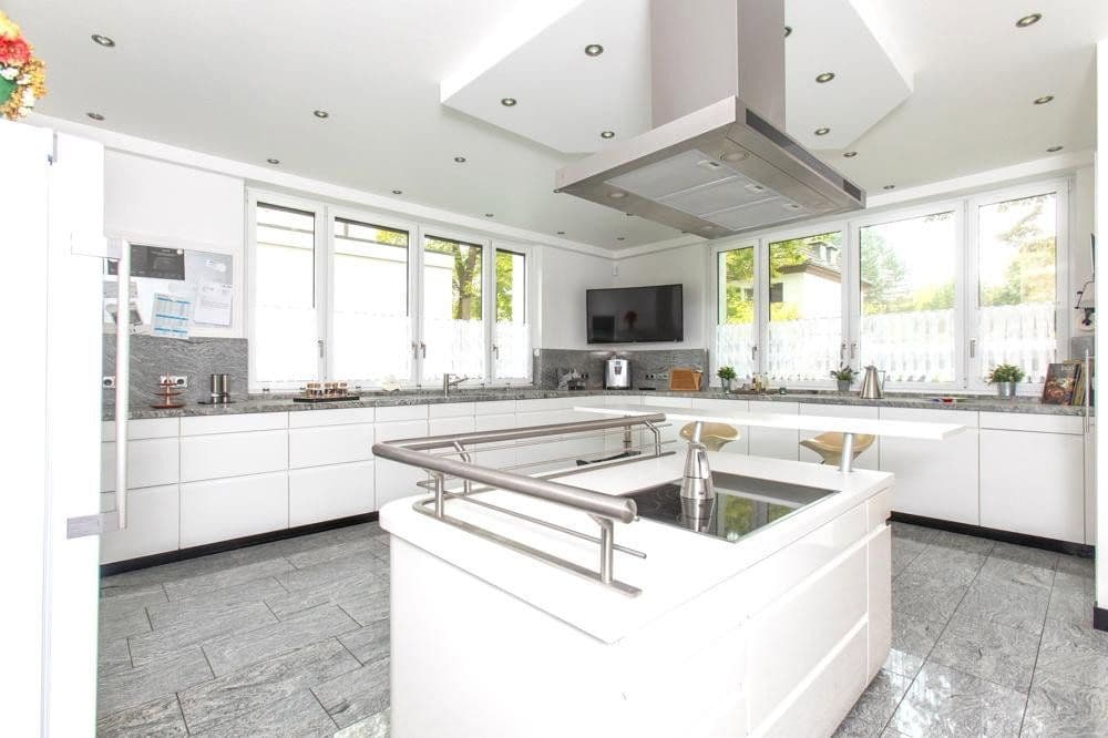 Predaj domu 698 m², pozemek 856 m², Düsseldorf, Severné Porýnie - Westfálsko Predaj domu 698 m², pozemek 856 m², Düsseldorf, Severné Porýnie - Westfálsko