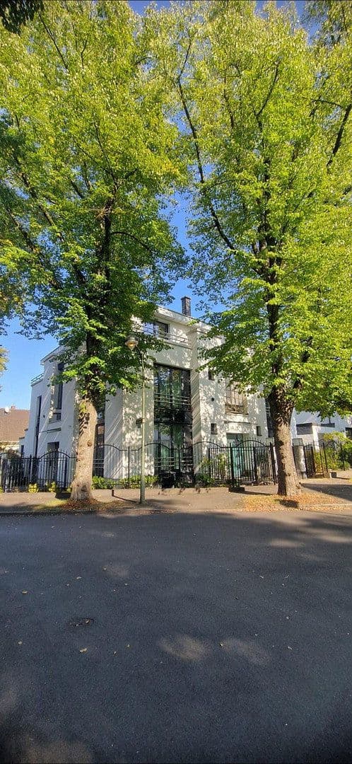 Predaj domu 698 m², pozemek 856 m², Düsseldorf, Severné Porýnie - Westfálsko Predaj domu 698 m², pozemek 856 m², Düsseldorf, Severné Porýnie - Westfálsko