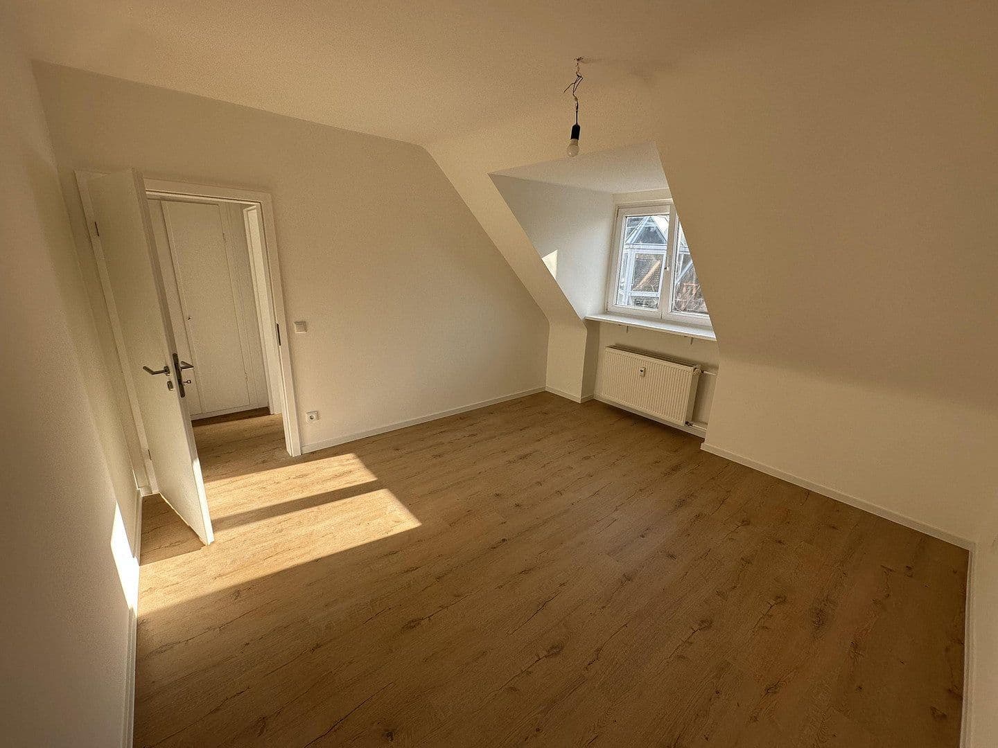 Prenájom bytu 3-izbový 83 m², Rotwasserstraße, Aschaffenburg, Bavorsko Prenájom bytu 3-izbový 83 m², Rotwasserstraße, Aschaffenburg, Bavorsko