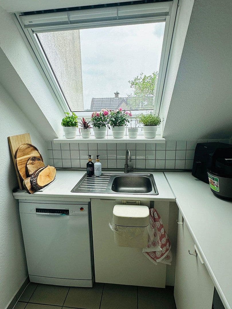 Prenájom bytu 3-izbový 68 m², Bitterstraße 24, Köln, Severné Porýnie - Westfálsko Prenájom bytu 3-izbový 68 m², Bitterstraße 24, Köln, Severné Porýnie - Westfálsko