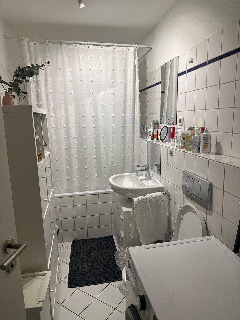 Prenájom bytu 3-izbový 68 m², Bitterstraße 24, Köln, Severné Porýnie - Westfálsko Prenájom bytu 3-izbový 68 m², Bitterstraße 24, Köln, Severné Porýnie - Westfálsko