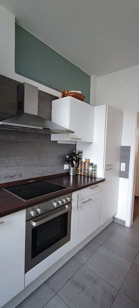 Prenájom bytu 3-izbový 75 m², Baden-Baden, Bádensko-Wurttembersko Prenájom bytu 3-izbový 75 m², Baden-Baden, Bádensko-Wurttembersko
