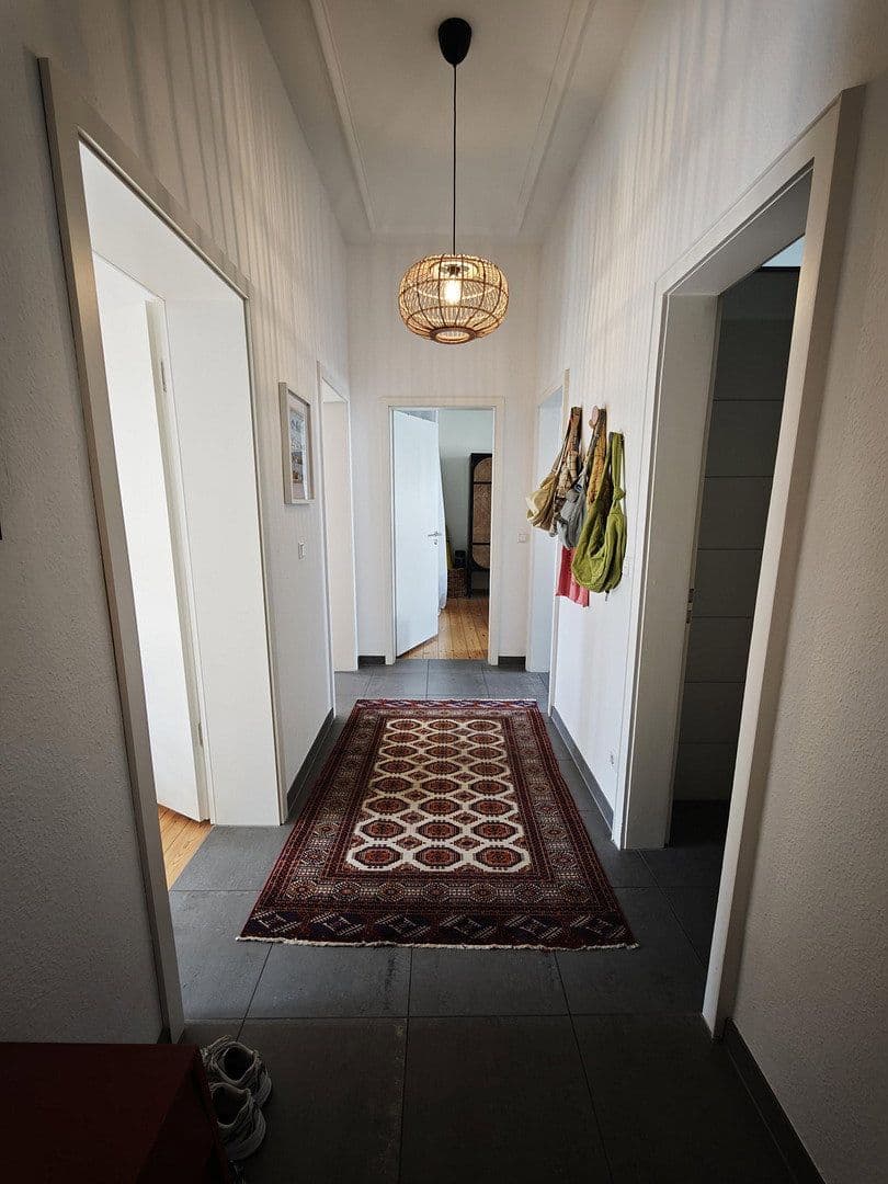 Prenájom bytu 3-izbový 75 m², Baden-Baden, Bádensko-Wurttembersko Prenájom bytu 3-izbový 75 m², Baden-Baden, Bádensko-Wurttembersko