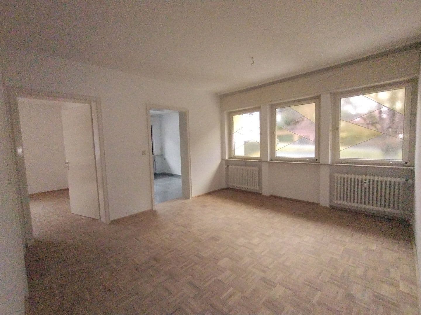 Prenájom bytu 4-izbový 130 m², Schwimmbadstraße 7, Bad Herrenalb, Bádensko-Wurttembersko Prenájom bytu 4-izbový 130 m², Schwimmbadstraße 7, Bad Herrenalb, Bádensko-Wurttembersko