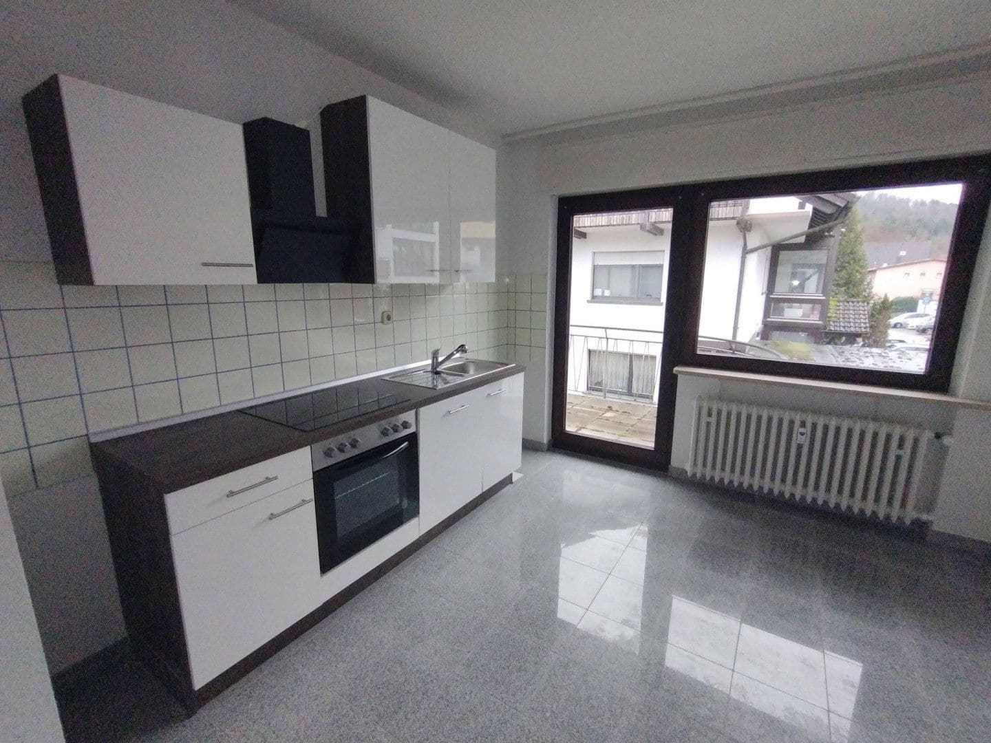 Prenájom bytu 4-izbový 130 m², Schwimmbadstraße 7, Bad Herrenalb, Bádensko-Wurttembersko Prenájom bytu 4-izbový 130 m², Schwimmbadstraße 7, Bad Herrenalb, Bádensko-Wurttembersko