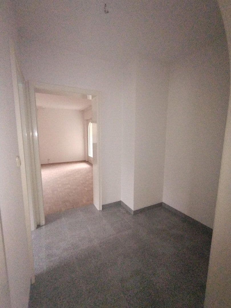 Prenájom bytu 4-izbový 130 m², Schwimmbadstraße 7, Bad Herrenalb, Bádensko-Wurttembersko Prenájom bytu 4-izbový 130 m², Schwimmbadstraße 7, Bad Herrenalb, Bádensko-Wurttembersko