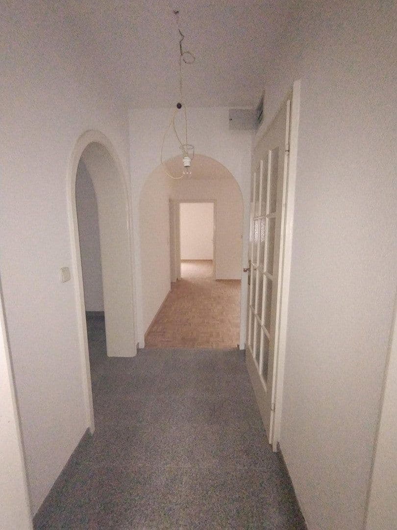 Prenájom bytu 4-izbový 130 m², Schwimmbadstraße 7, Bad Herrenalb, Bádensko-Wurttembersko Prenájom bytu 4-izbový 130 m², Schwimmbadstraße 7, Bad Herrenalb, Bádensko-Wurttembersko