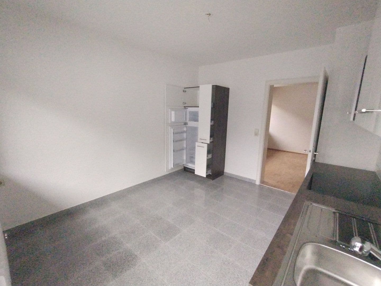 Prenájom bytu 4-izbový 130 m², Schwimmbadstraße 7, Bad Herrenalb, Bádensko-Wurttembersko Prenájom bytu 4-izbový 130 m², Schwimmbadstraße 7, Bad Herrenalb, Bádensko-Wurttembersko