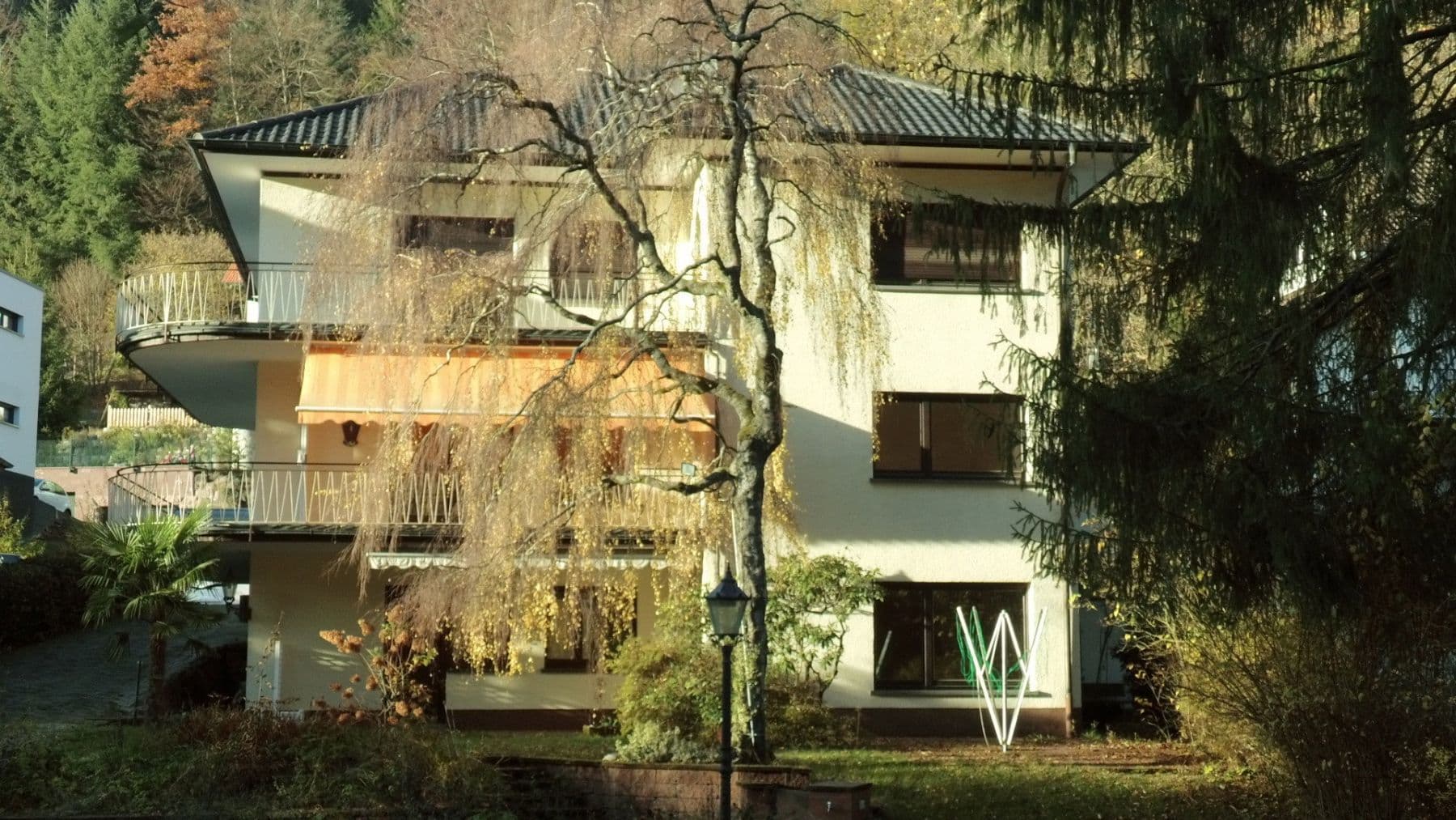 Prenájom bytu 4-izbový 130 m², Schwimmbadstraße 7, Bad Herrenalb, Bádensko-Wurttembersko Prenájom bytu 4-izbový 130 m², Schwimmbadstraße 7, Bad Herrenalb, Bádensko-Wurttembersko