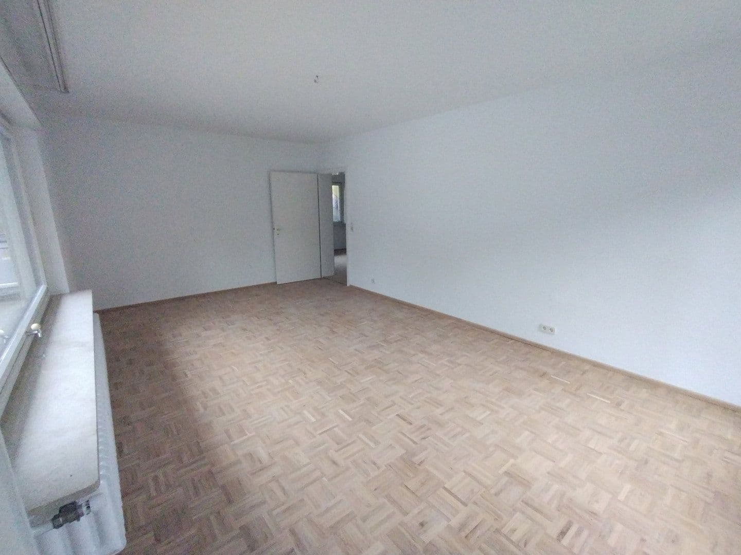 Prenájom bytu 4-izbový 130 m², Schwimmbadstraße 7, Bad Herrenalb, Bádensko-Wurttembersko Prenájom bytu 4-izbový 130 m², Schwimmbadstraße 7, Bad Herrenalb, Bádensko-Wurttembersko