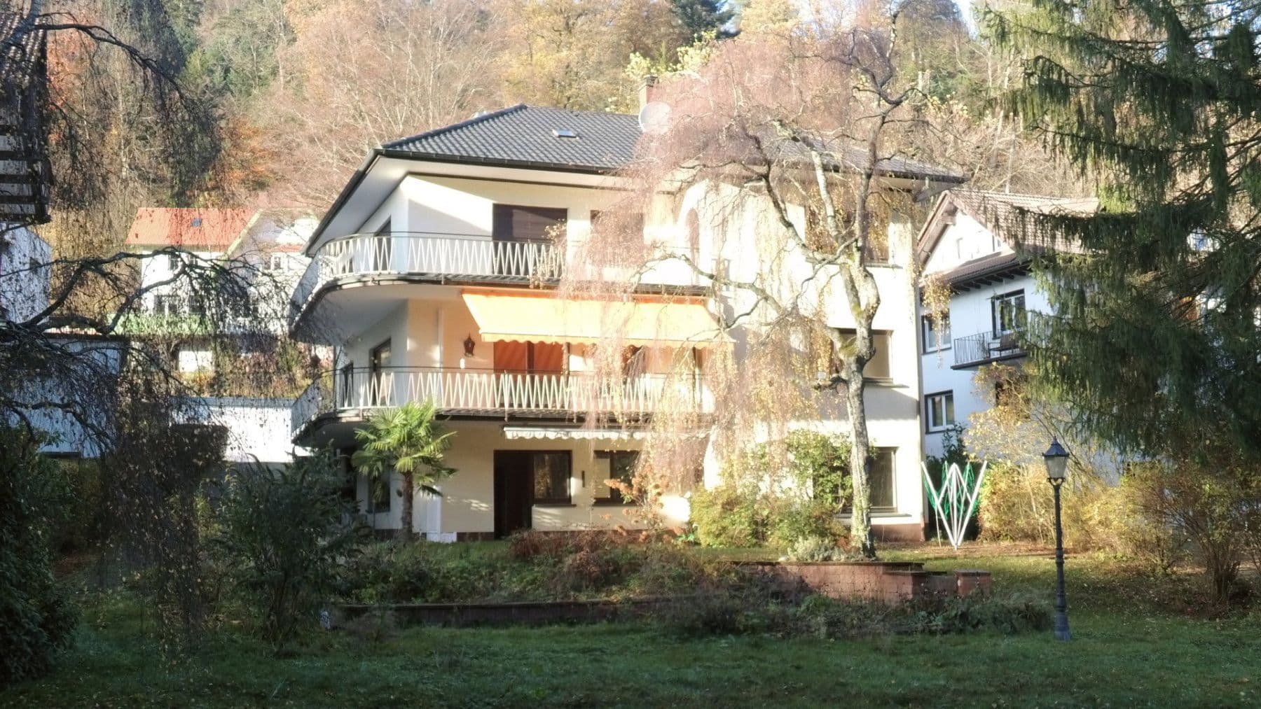 Prenájom bytu 4-izbový 130 m², Schwimmbadstraße 7, Bad Herrenalb, Bádensko-Wurttembersko Prenájom bytu 4-izbový 130 m², Schwimmbadstraße 7, Bad Herrenalb, Bádensko-Wurttembersko