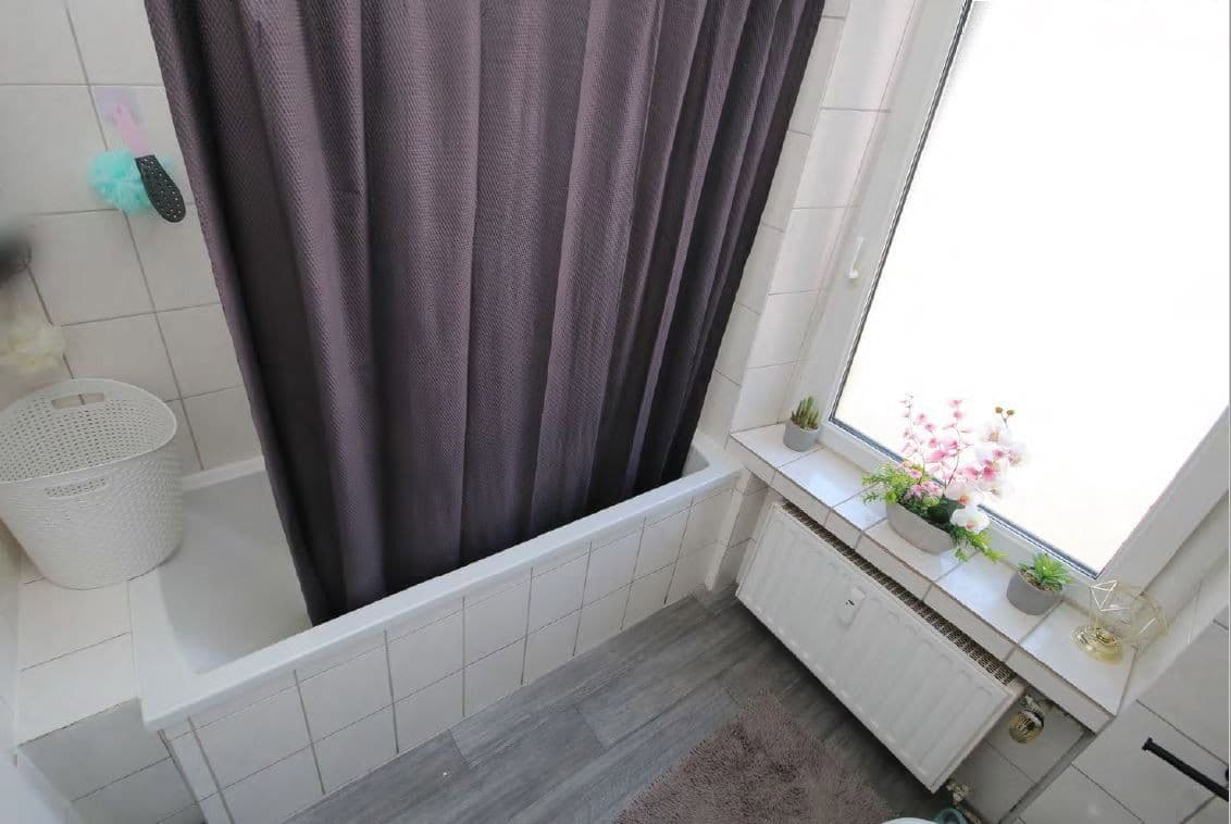 Prenájom bytu 3-izbový 76 m², Viktoriastr.27, Duisburg, Severné Porýnie - Westfálsko Prenájom bytu 3-izbový 76 m², Viktoriastr.27, Duisburg, Severné Porýnie - Westfálsko