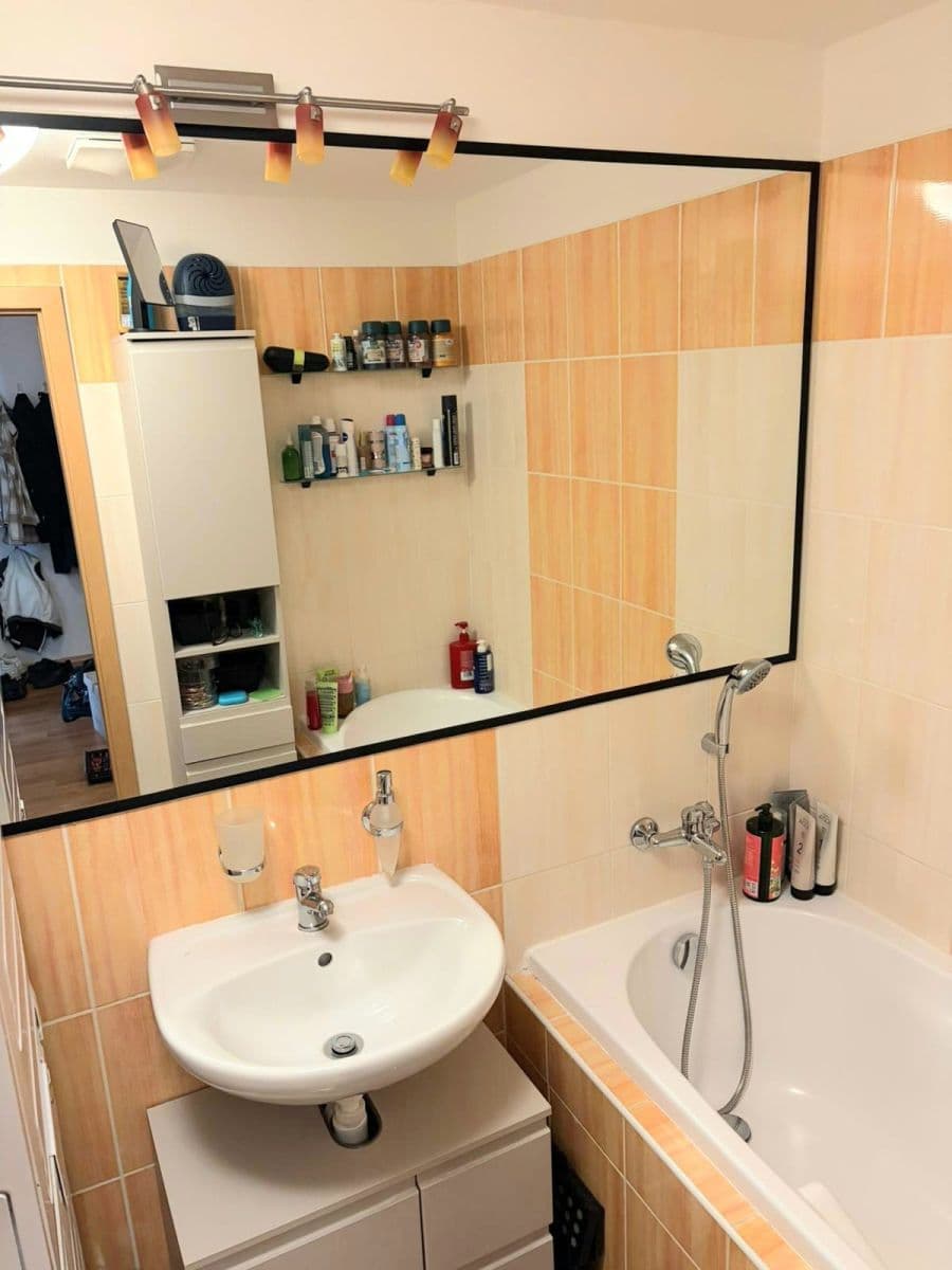 Prenájom bytu 3-izbový 60 m², Herlíkovická, Praha, Praha Prenájom bytu 3-izbový 60 m², Herlíkovická, Praha, Praha