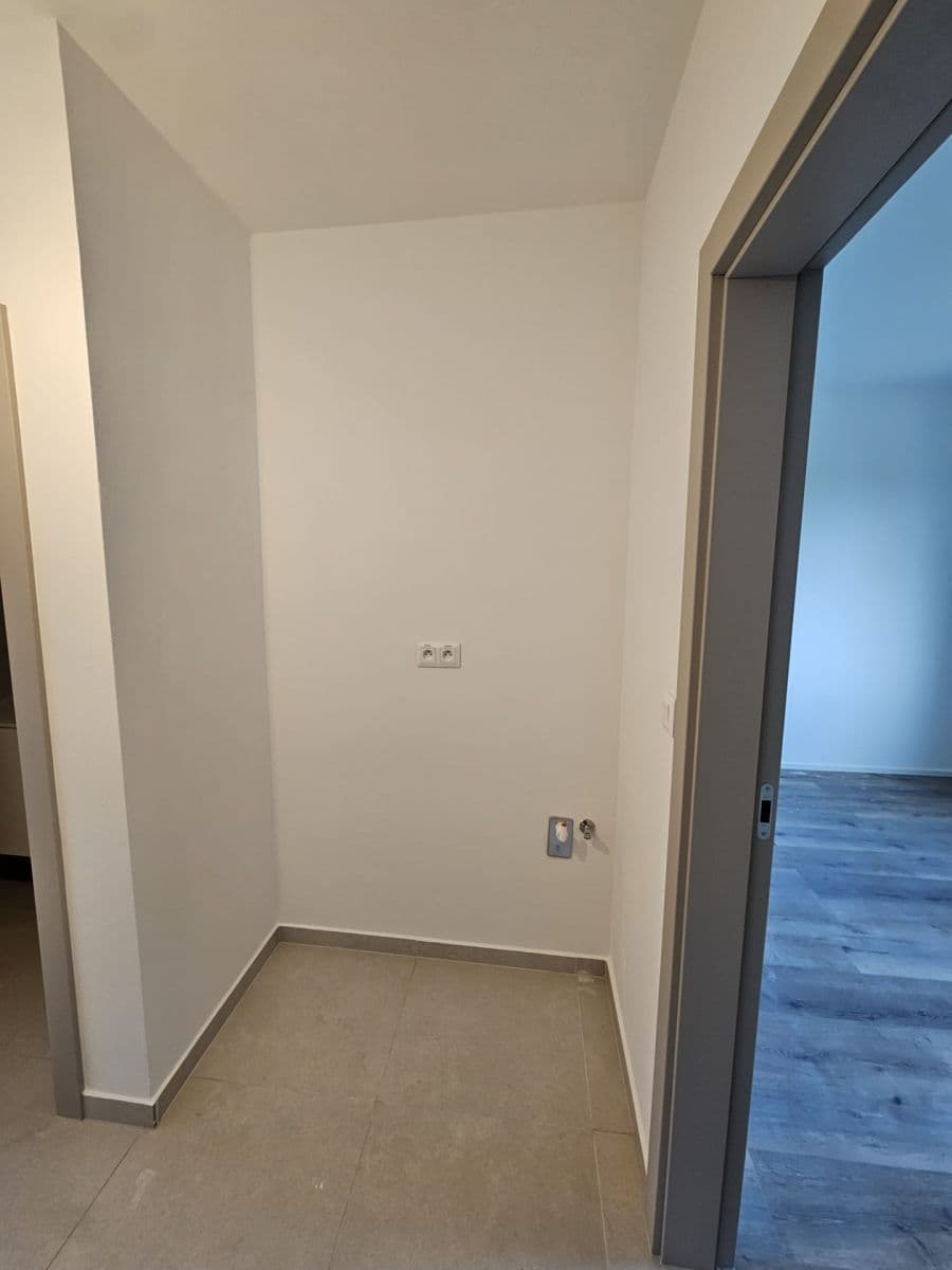 Prenájom bytu 2-izbový 67 m², Dobrovského, Olomouc, Olomoucký kraj Prenájom bytu 2-izbový 67 m², Dobrovského, Olomouc, Olomoucký kraj