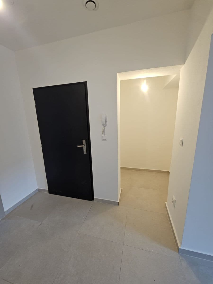 Prenájom bytu 2-izbový 67 m², Dobrovského, Olomouc, Olomoucký kraj Prenájom bytu 2-izbový 67 m², Dobrovského, Olomouc, Olomoucký kraj
