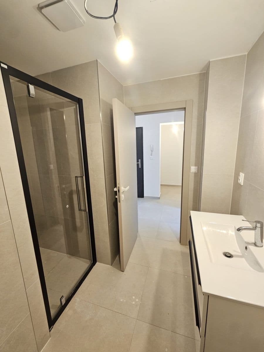 Prenájom bytu 2-izbový 67 m², Dobrovského, Olomouc, Olomoucký kraj Prenájom bytu 2-izbový 67 m², Dobrovského, Olomouc, Olomoucký kraj
