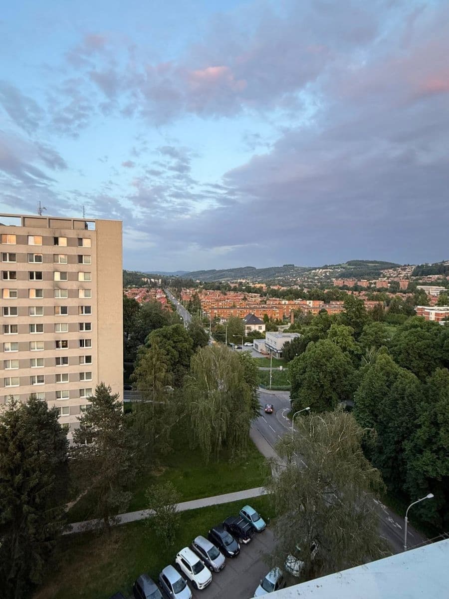 Prenájom bytu 1-izbový 40 m², 2. května, Zlín, Zlínský kraj Prenájom bytu 1-izbový 40 m², 2. května, Zlín, Zlínský kraj