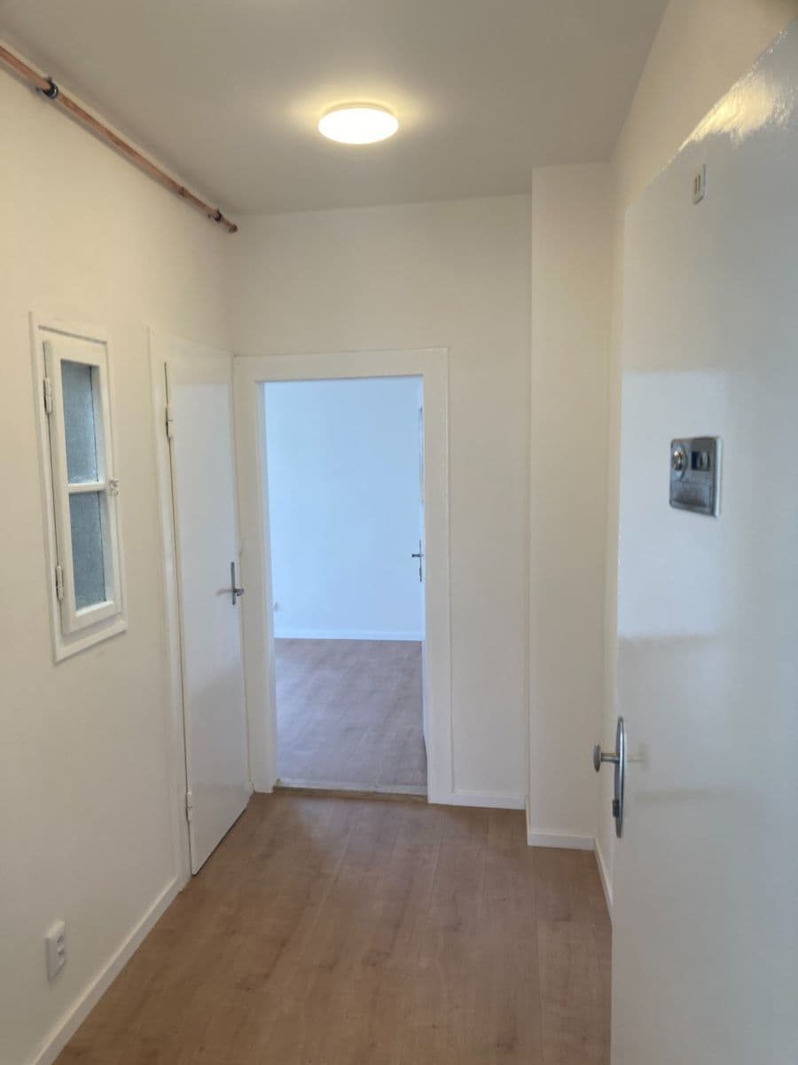 Prenájom bytu 1-izbový 38 m², Veleslavínská, Praha, Praha Prenájom bytu 1-izbový 38 m², Veleslavínská, Praha, Praha