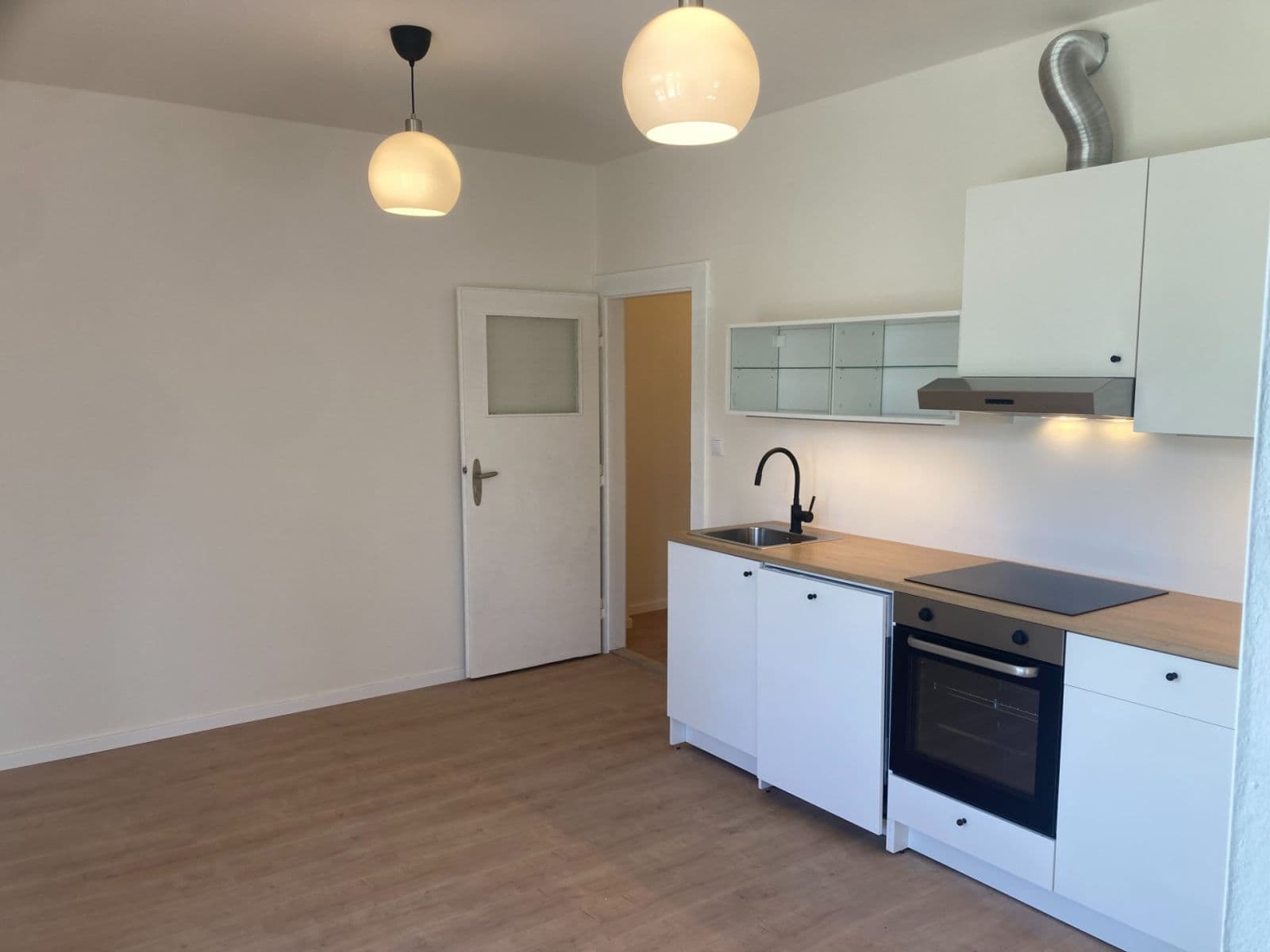 Prenájom bytu 1-izbový 38 m², Veleslavínská, Praha, Praha Prenájom bytu 1-izbový 38 m², Veleslavínská, Praha, Praha
