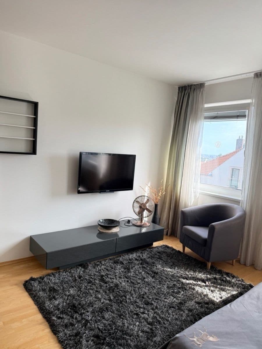 Prenájom bytu 1-izbový 35 m², Nad Šestikopy, Praha, Praha Prenájom bytu 1-izbový 35 m², Nad Šestikopy, Praha, Praha