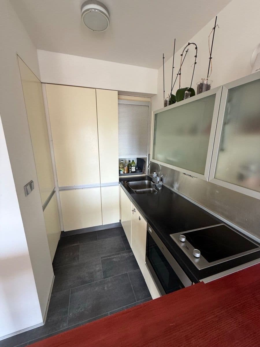 Prenájom bytu 1-izbový 35 m², Nad Šestikopy, Praha, Praha Prenájom bytu 1-izbový 35 m², Nad Šestikopy, Praha, Praha