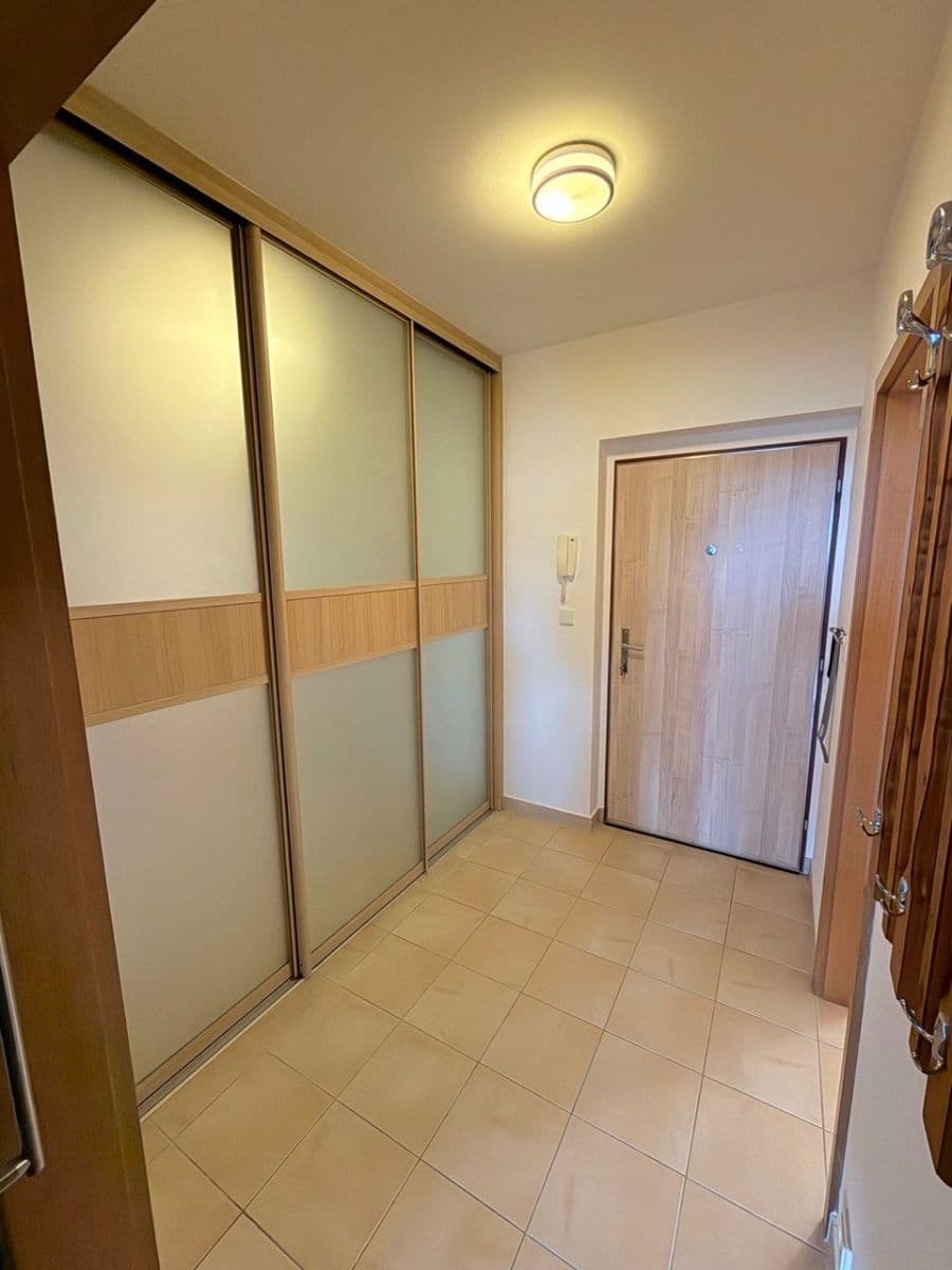 Prenájom bytu 1-izbový 35 m², Nad Šestikopy, Praha, Praha Prenájom bytu 1-izbový 35 m², Nad Šestikopy, Praha, Praha