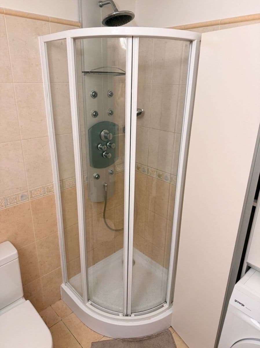 Prenájom bytu 1-izbový 35 m², Nad Šestikopy, Praha, Praha Prenájom bytu 1-izbový 35 m², Nad Šestikopy, Praha, Praha