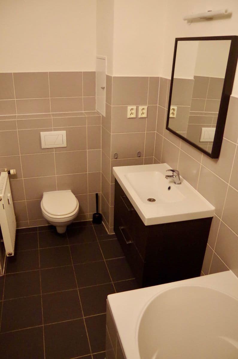 Prenájom bytu 2-izbový 40 m², Krymská, Praha, Praha Prenájom bytu 2-izbový 40 m², Krymská, Praha, Praha