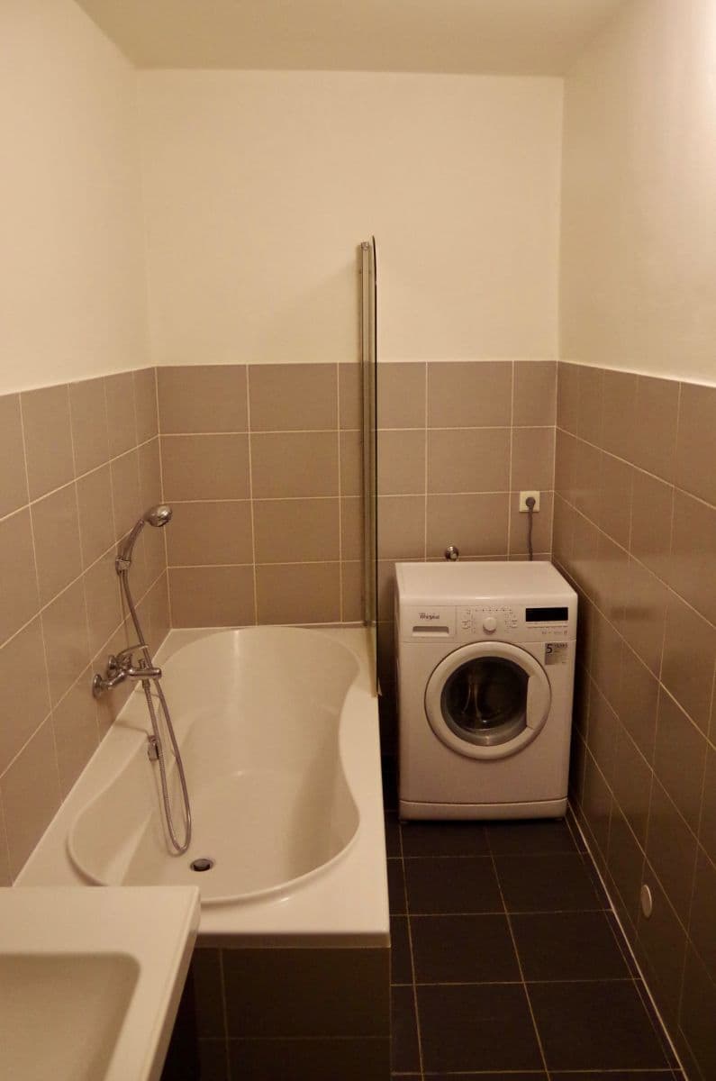 Prenájom bytu 2-izbový 40 m², Krymská, Praha, Praha Prenájom bytu 2-izbový 40 m², Krymská, Praha, Praha