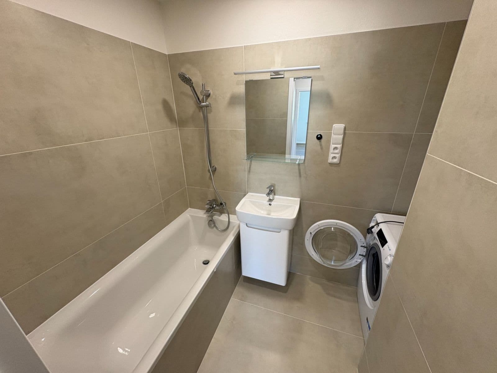 Prenájom bytu 3-izbový 75 m², Družstevní, Adamov, Jihomoravský kraj Prenájom bytu 3-izbový 75 m², Družstevní, Adamov, Jihomoravský kraj