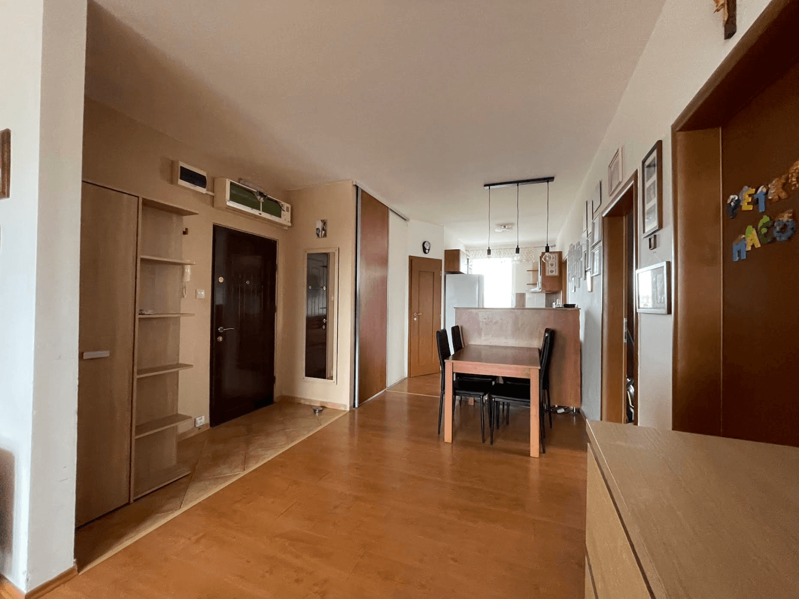 Predaj bytu 4-izbový 84 m², Dunajské nábrežie, Komárno, Nitriansky kraj Predaj bytu 4-izbový 84 m², Dunajské nábrežie, Komárno, Nitriansky kraj