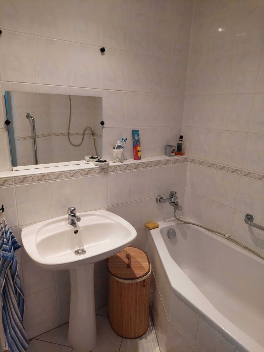 Prenájom bytu 1-izbový 35 m², Stred, Považská Bystrica, Trenčiansky kraj Prenájom bytu 1-izbový 35 m², Stred, Považská Bystrica, Trenčiansky kraj