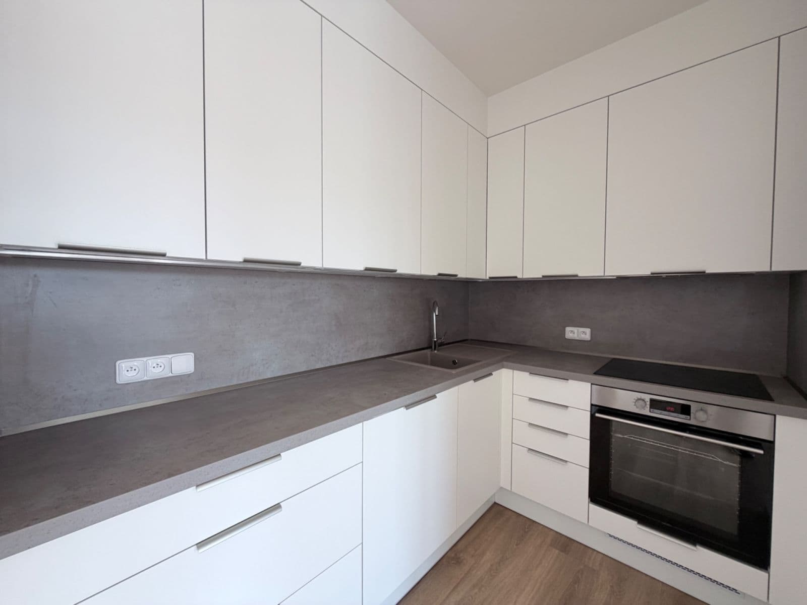 Prenájom bytu 1-izbový 38 m², Nádražní, Kralupy nad Vltavou, Středočeský kraj Prenájom bytu 1-izbový 38 m², Nádražní, Kralupy nad Vltavou, Středočeský kraj
