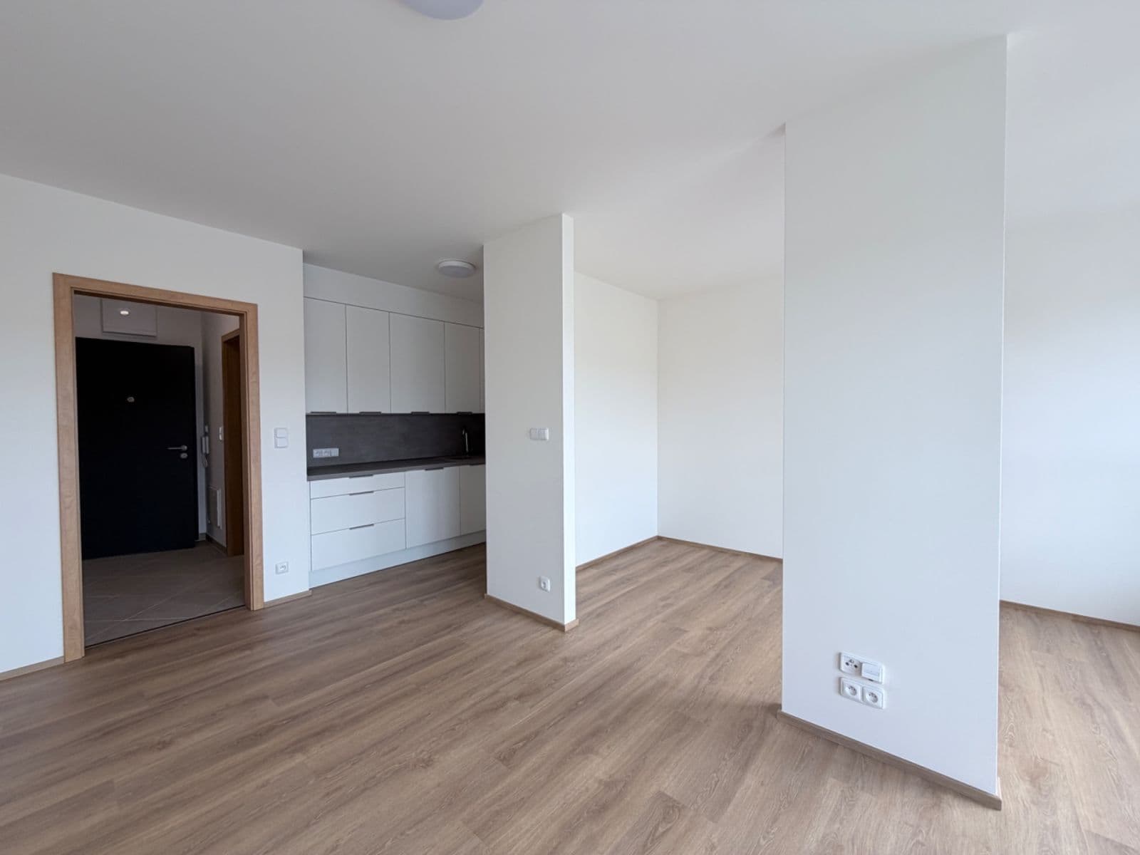 Prenájom bytu 1-izbový 38 m², Nádražní, Kralupy nad Vltavou, Středočeský kraj Prenájom bytu 1-izbový 38 m², Nádražní, Kralupy nad Vltavou, Středočeský kraj