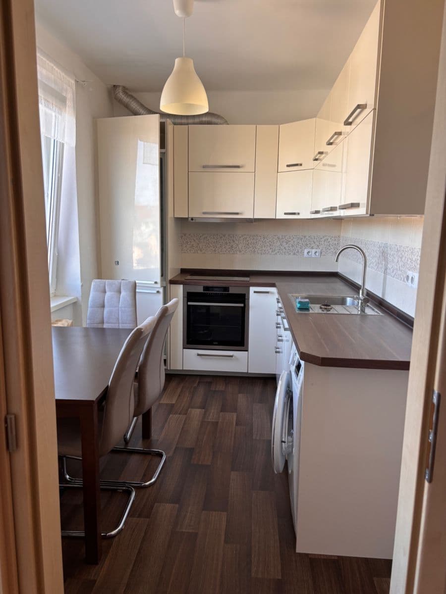 Prenájom bytu 2-izbový 56 m², Bludovická, Praha, Praha Prenájom bytu 2-izbový 56 m², Bludovická, Praha, Praha