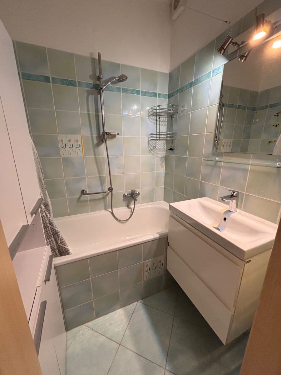 Prenájom bytu 2-izbový 56 m², Bludovická, Praha, Praha Prenájom bytu 2-izbový 56 m², Bludovická, Praha, Praha