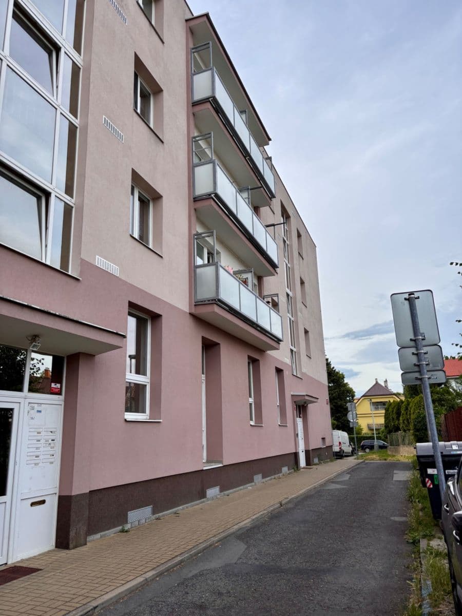 Prenájom bytu 2-izbový 56 m², Bludovická, Praha, Praha Prenájom bytu 2-izbový 56 m², Bludovická, Praha, Praha